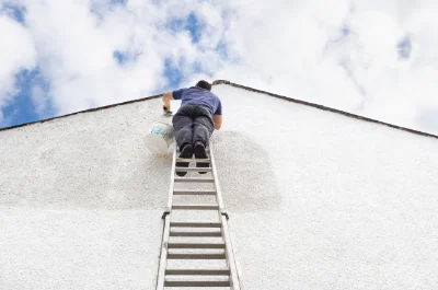 Peinture extérieure à Combovin — façades et ravalement